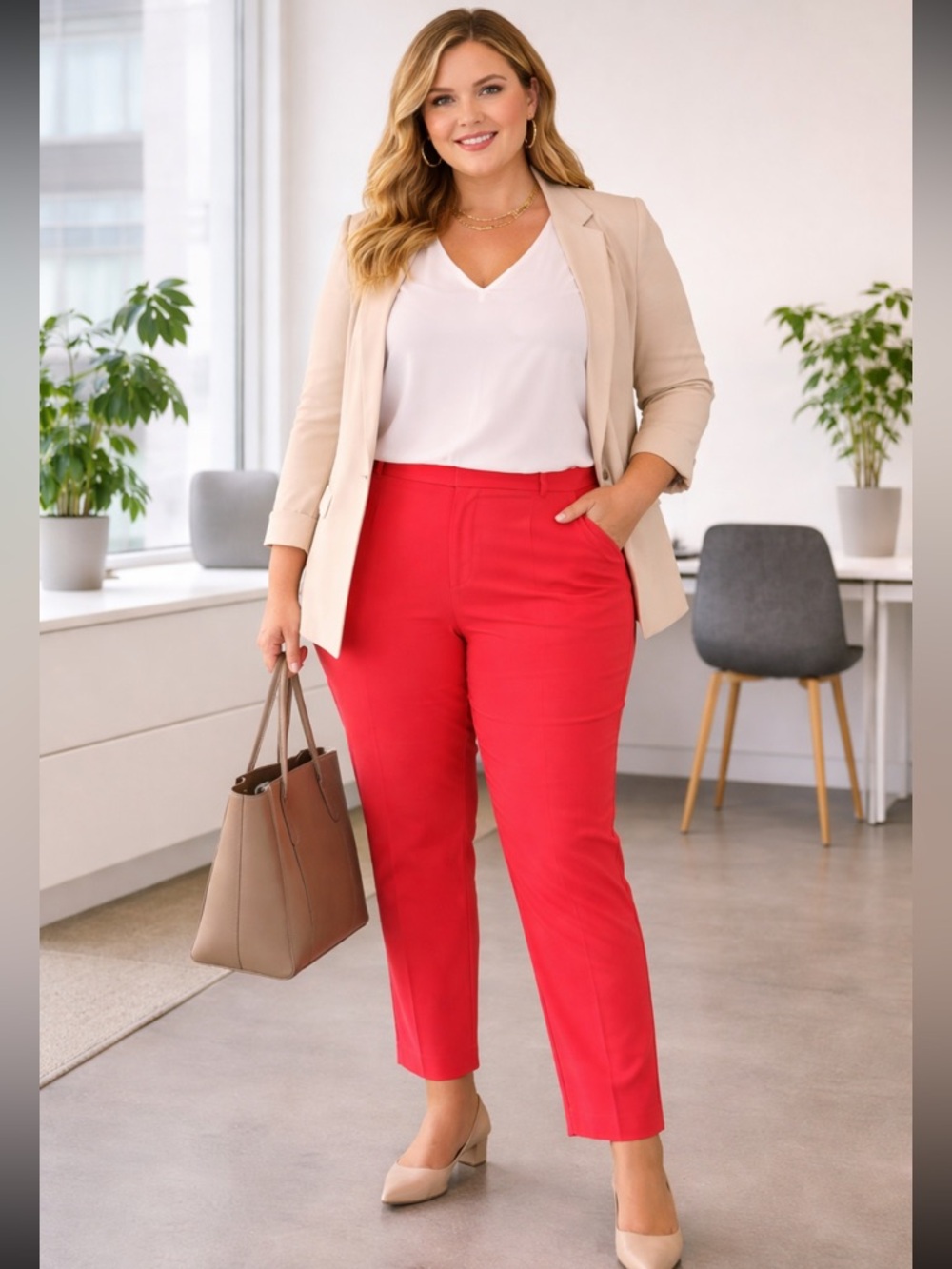 Ellen Tracy bright coral crop pants.  Women’s size 16.  Easy to style.